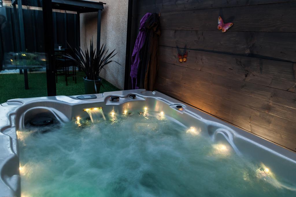 Spa Privatif Toulouse Jacuzzi Aucamville Exterior foto